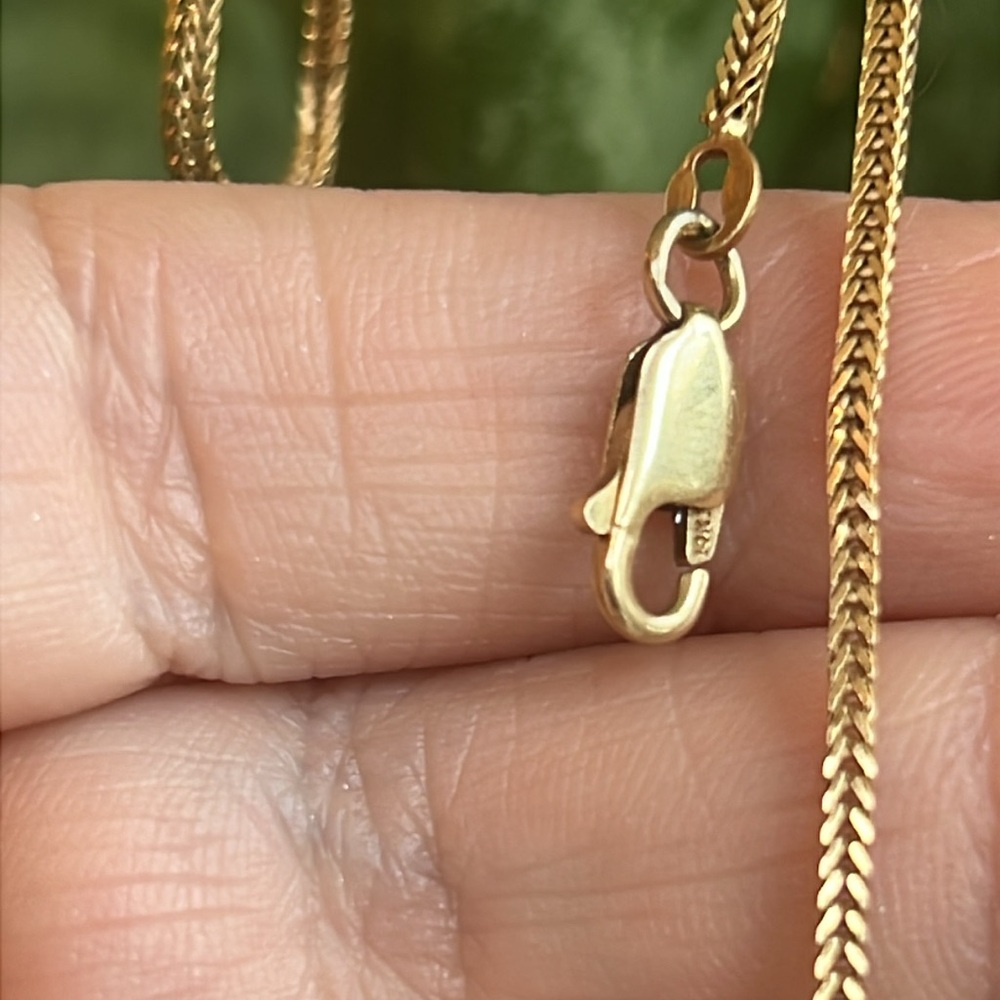 Elegant 14k Gold Chain Necklace - Picture 3 of 7